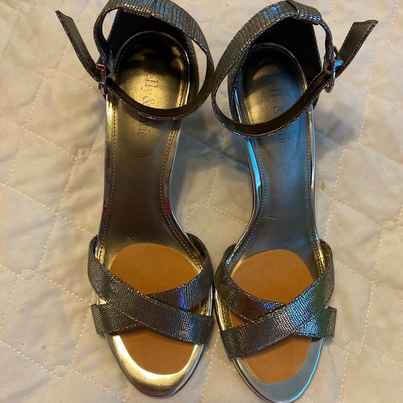 Women’s heeled sandals - Picture 3 of 4